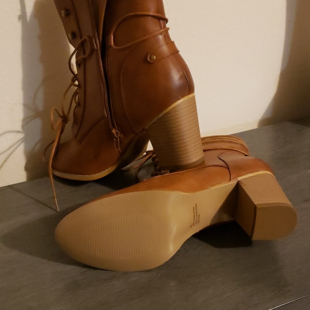 Boots - Picture 4 of 4